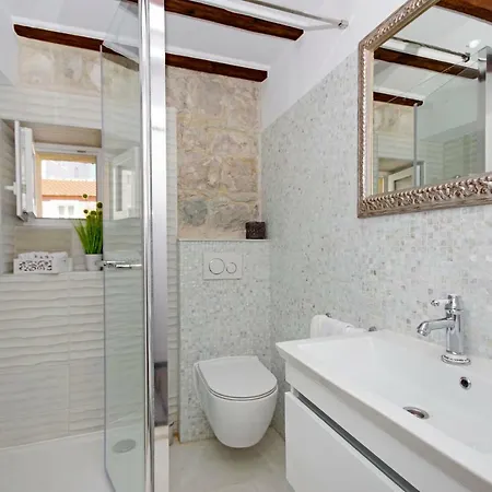 Kika Luxury Oldtown Split