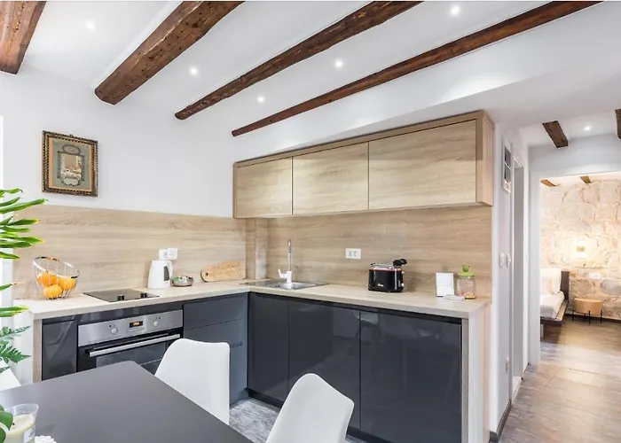 Kika Luxury Oldtown