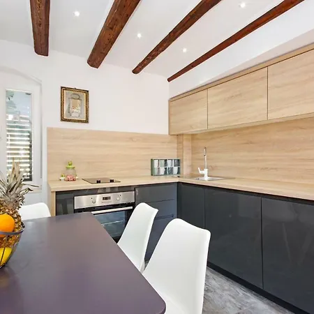 Apartment Kika Luxury Oldtown Split