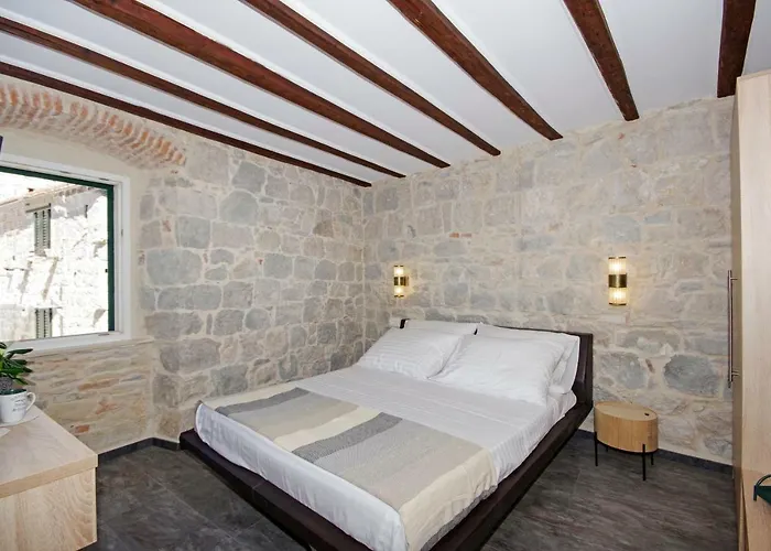 Kika Luxury Oldtown דירה